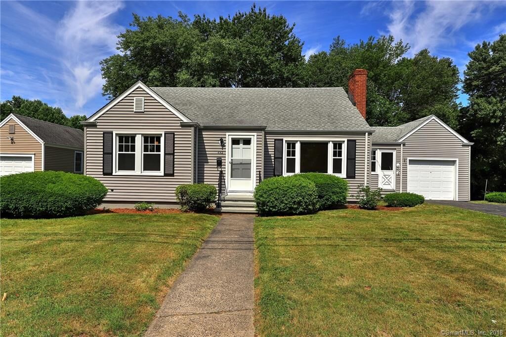 Property Photo: 492 North Street CT 06461