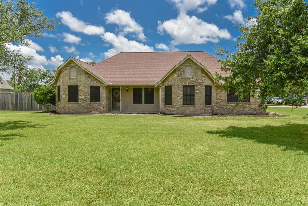 Property Photo: 5835 Plantation Drive TX 77523