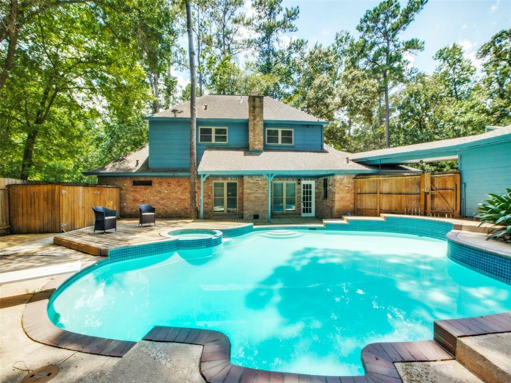 Property Photo: 2119 Woodland Valley Drive TX 77339