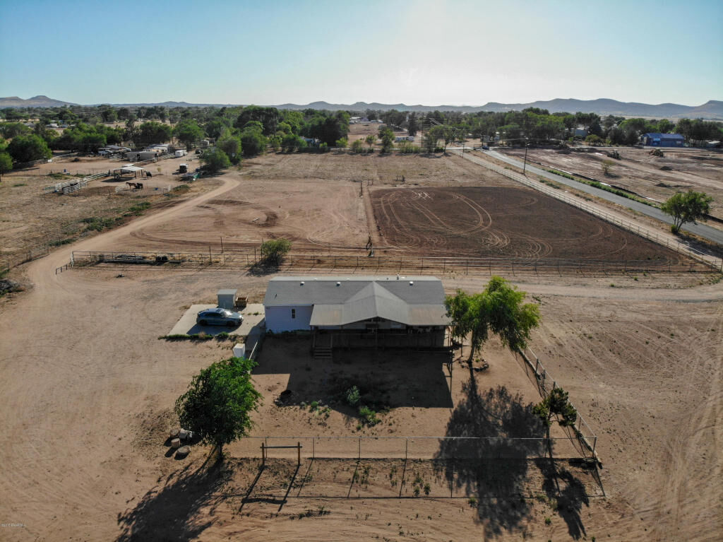Property Photo:  701 E Road 1 E  AZ 86323 