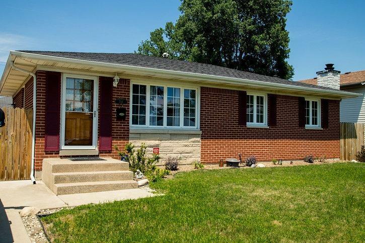 Property Photo: 716 E 39th Lane IN 46319