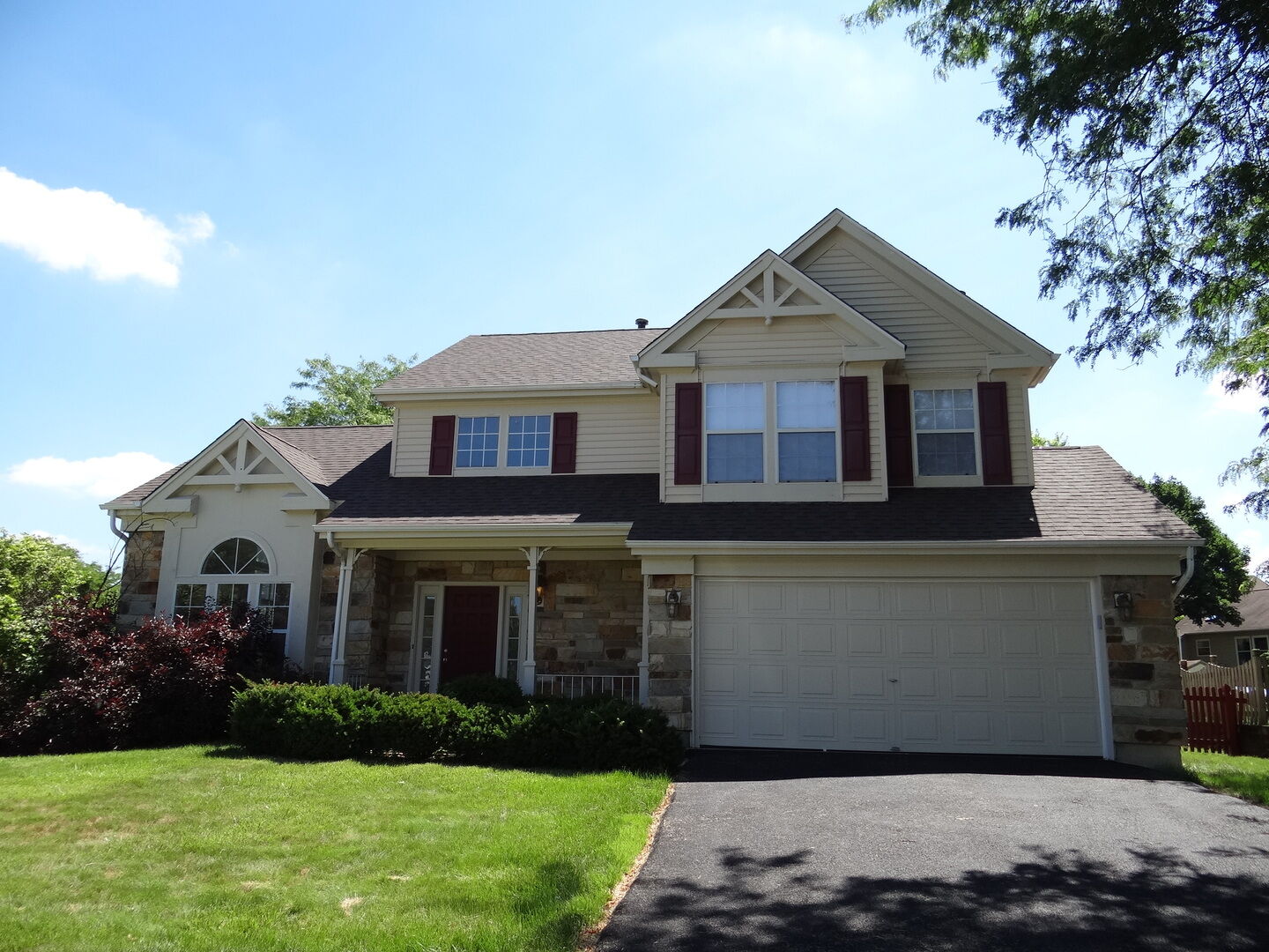 Property Photo: 200 Churchill Lane IL 60504