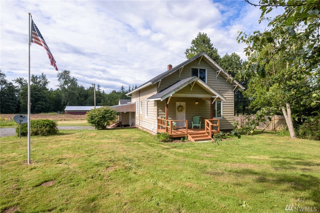 Property Photo:  2584 Aldergrove Rd  WA 98248 