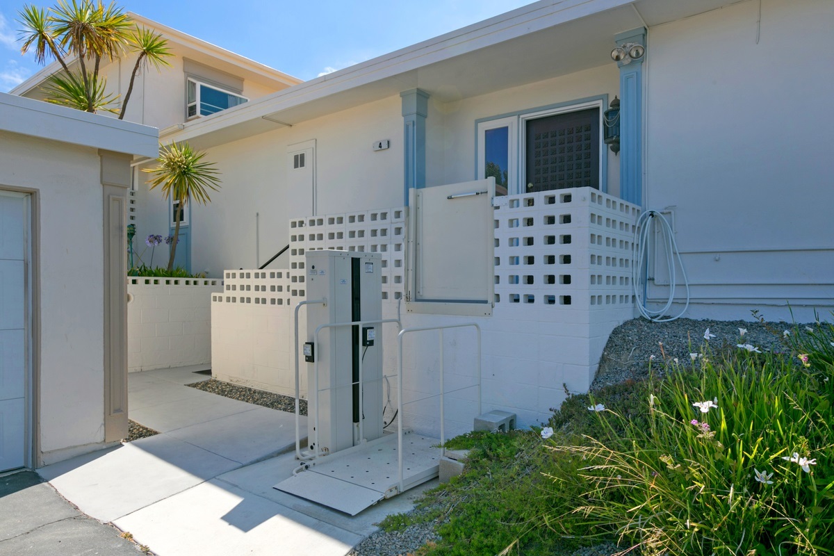 Property Photo: 3747 Vista Campana S 4 CA 92057