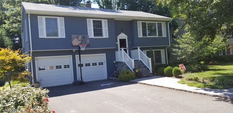 Property Photo:  5 Walnut Brook Dr  NJ 08822 