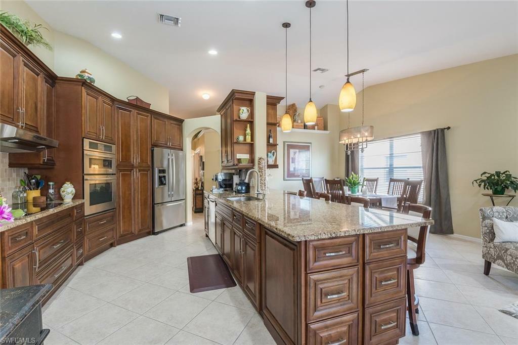 Property Photo: 6825 Sterling Greens Dr 201 FL 34104