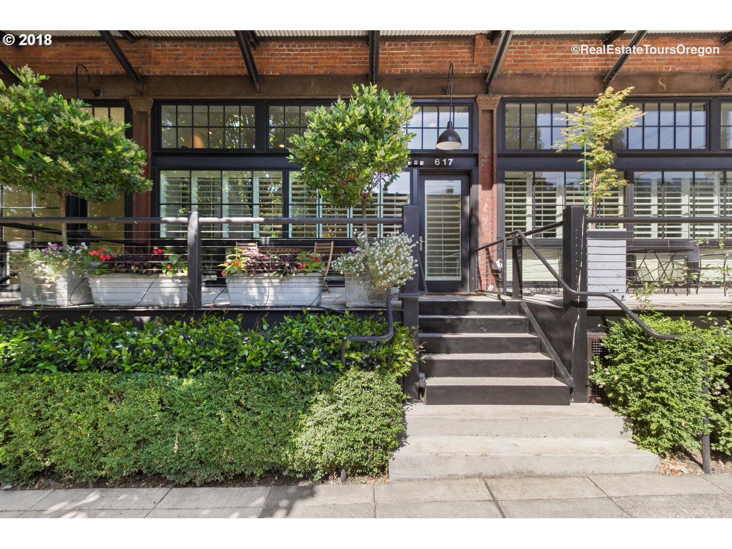 Property Photo:  617 NW 11th Ave  OR 97209 