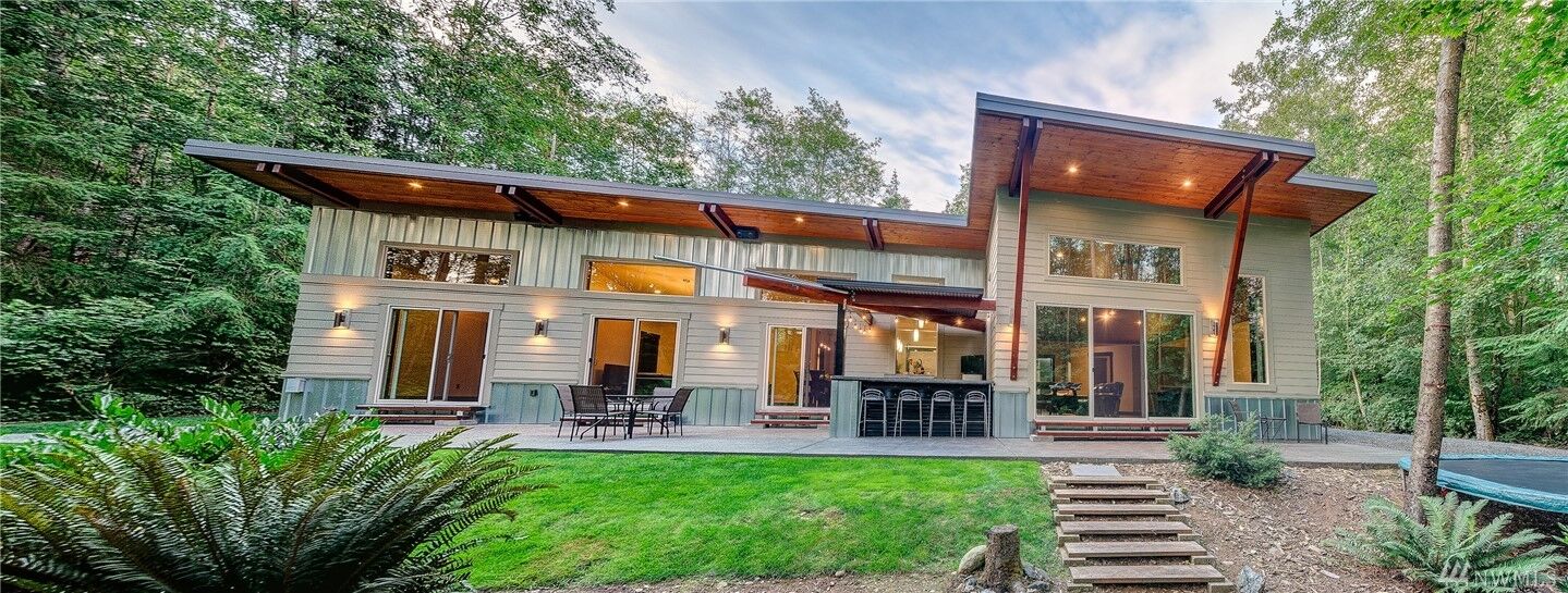 Property Photo:  9524 Sherwood Dr  WA 98230 