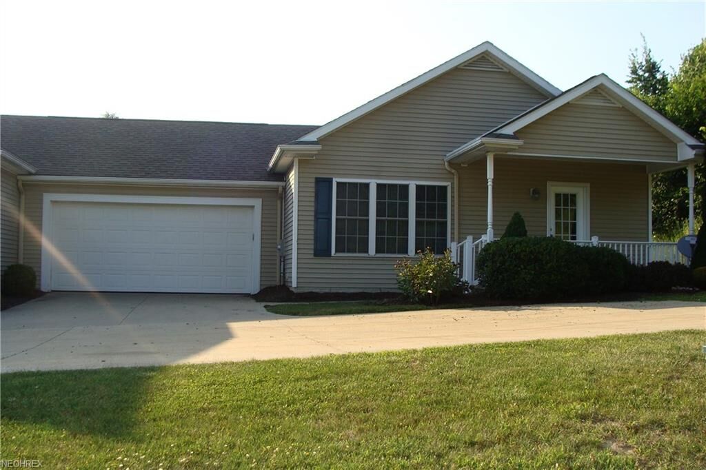 Property Photo:  1017 Redwood Lane  OH 44241 