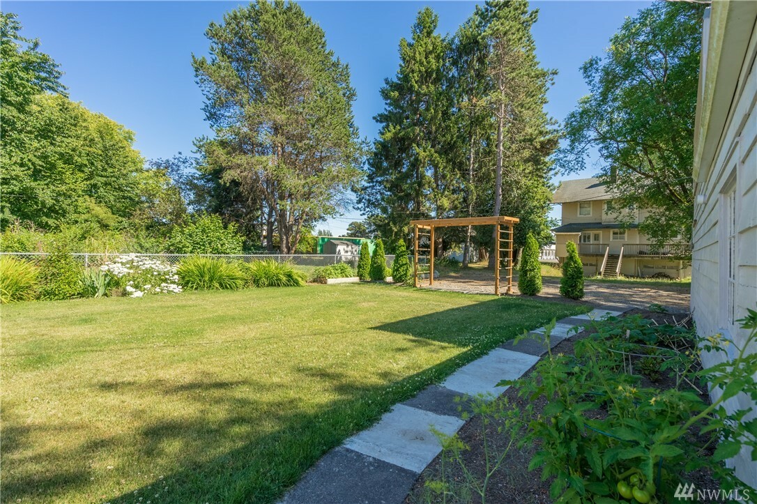 Property Photo:  223 B St  WA 98230 