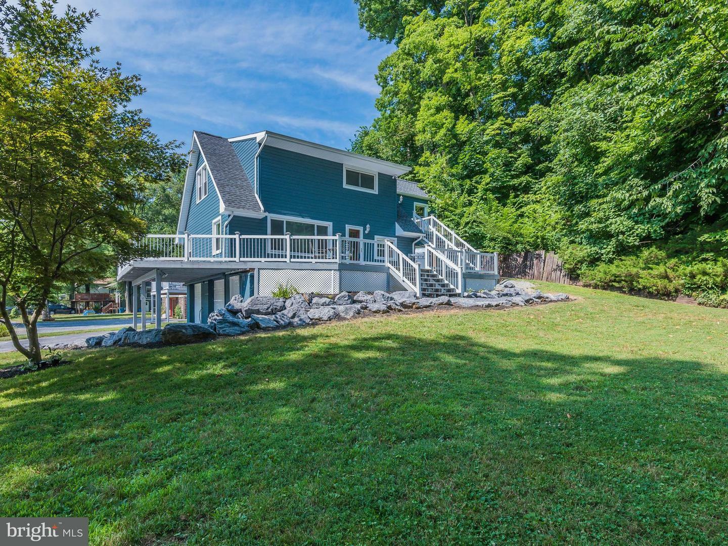 Property Photo:  520 Salmon Road  PA 17050 