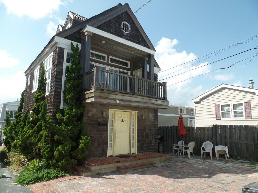 Property Photo:  12 E Barnegat Way  NJ 08735 