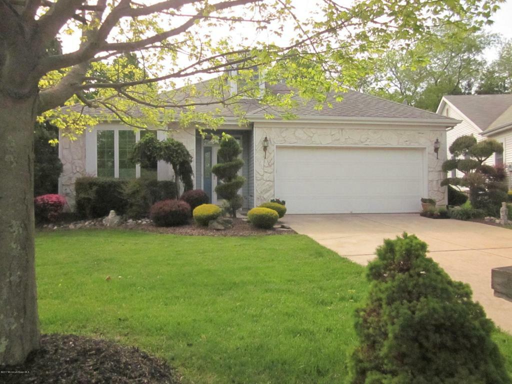 Property Photo:  14 Wakefield Court  NJ 08831 