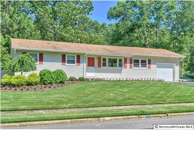 Property Photo:  46 Dogwood Drive  NJ 08527 