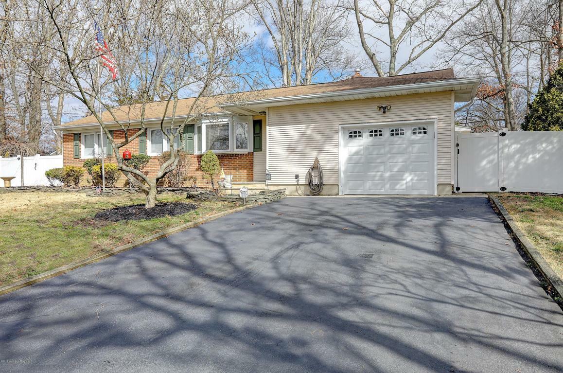 Property Photo: 20 Oak Leaf Lane NJ 08755