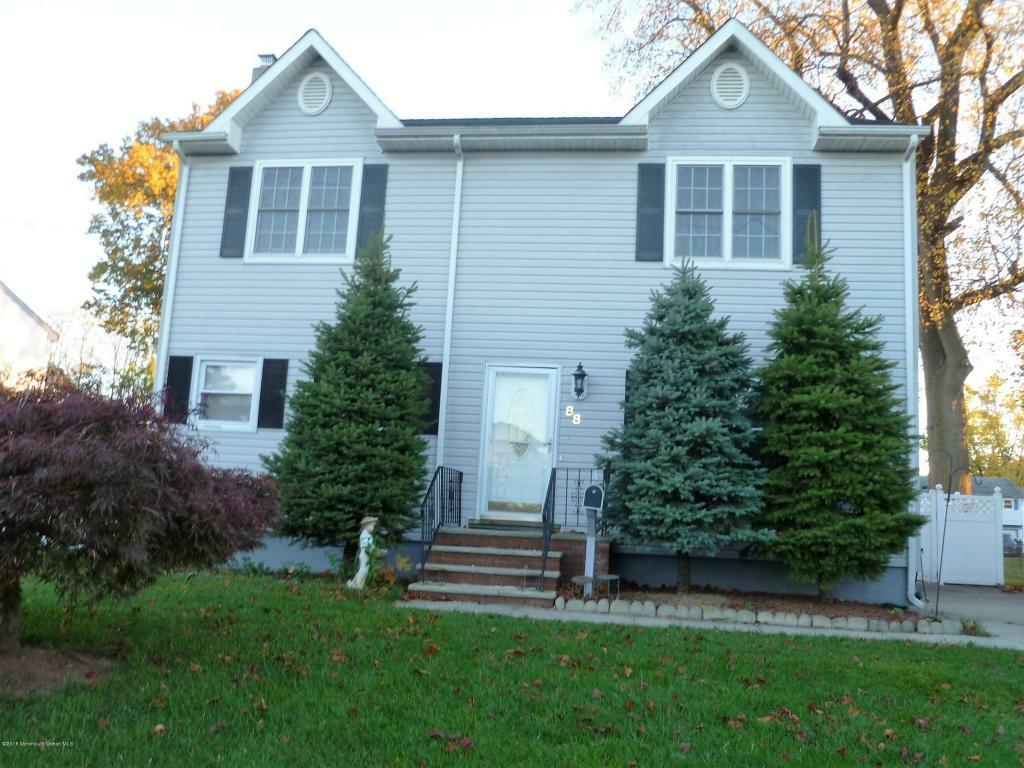 Property Photo:  88 W Willow Street  NJ 07067 