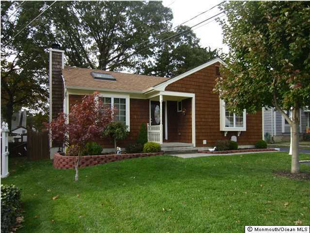 Property Photo:  207 Keats Avenue  NJ 08753 