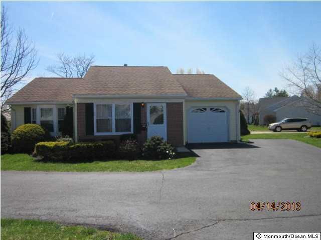 Property Photo:  3 Edgeware Close  NJ 07728 