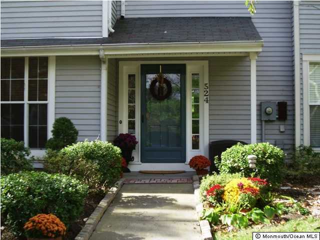 Property Photo:  524 Laurelwood Court  NJ 07731 