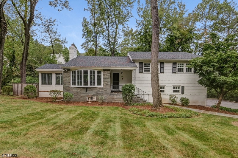 Property Photo:  18 Brookfield Way  NJ 07960 