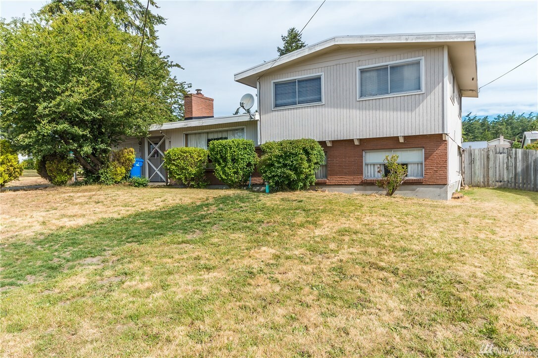 Property Photo:  366 W Whidbey Ave  WA 98277 