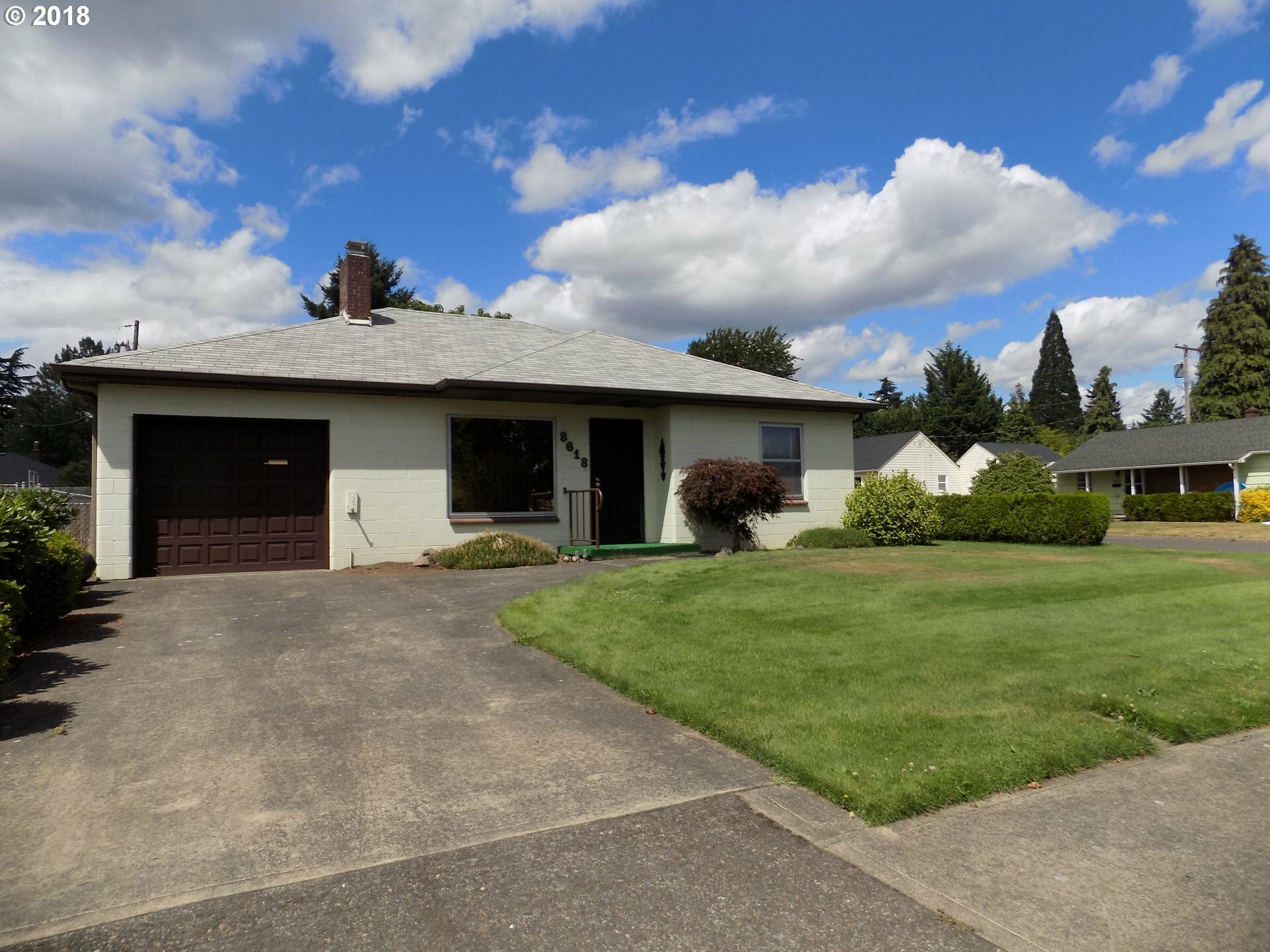 Property Photo:  8618 St Helens Ave  WA 98664 