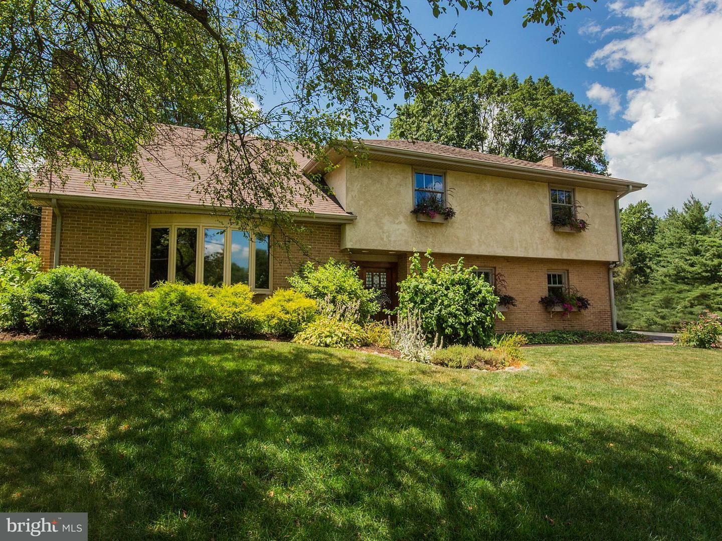 Property Photo: 1148 Aquilla Drive PA 17601