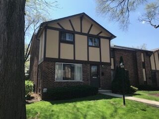 Property Photo:  18W207 Knollwood Lane  IL 60181 