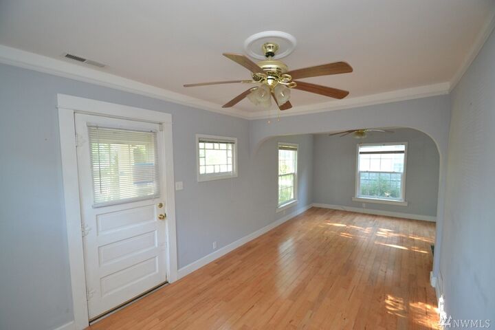 Property Photo: 2008 Lombard Ave WA 98201
