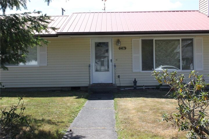 Property Photo:  407 Monroe St  WA 98581 