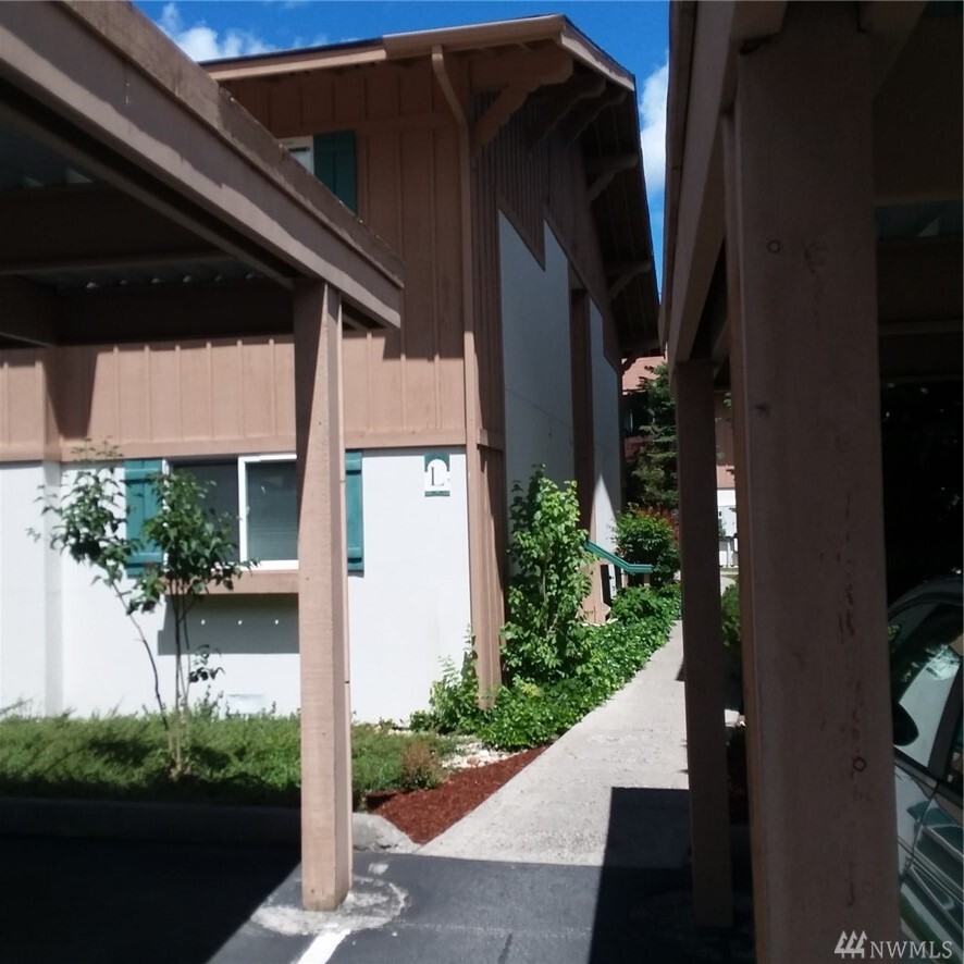 Property Photo: 480 Alpine Place L4 WA 98826