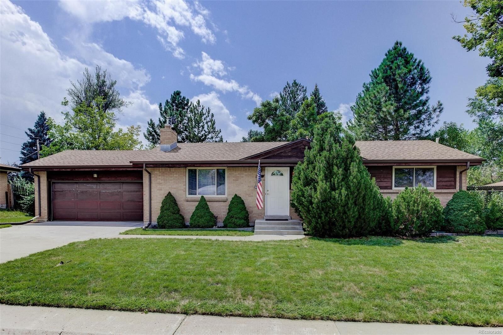 Property Photo: 6681 South Wellington Court CO 80121