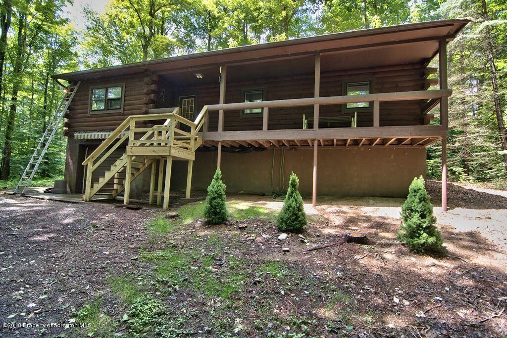 Property Photo:  18 Summit Drive  PA 18463 