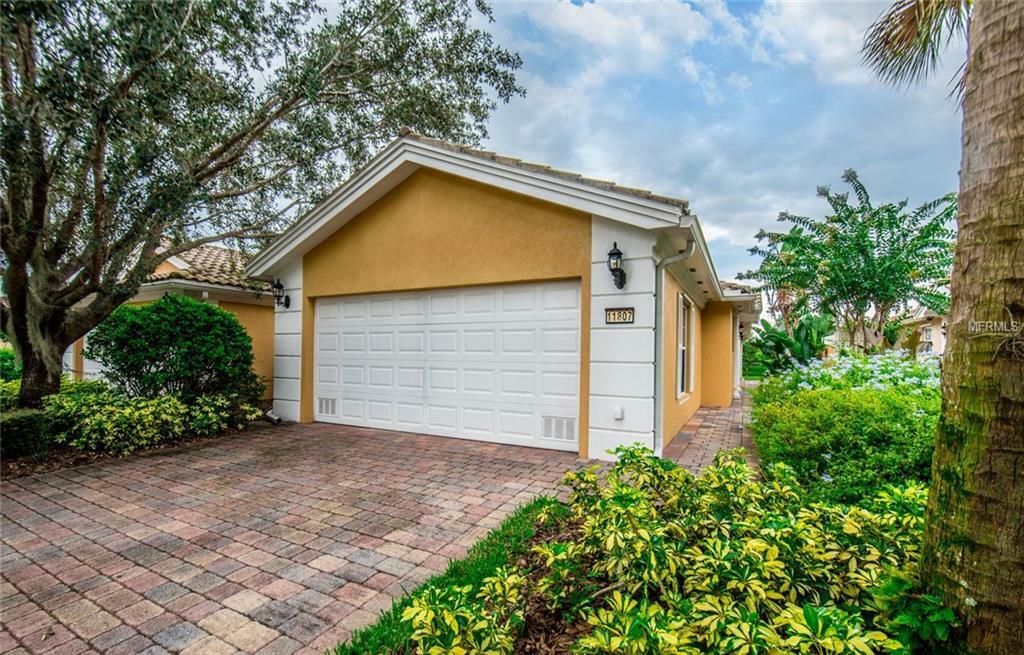 Property Photo:  11807 Fan Tail Lane  FL 32827 