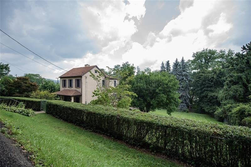 Property Photo: 426 W 6th Ave PA 15132
