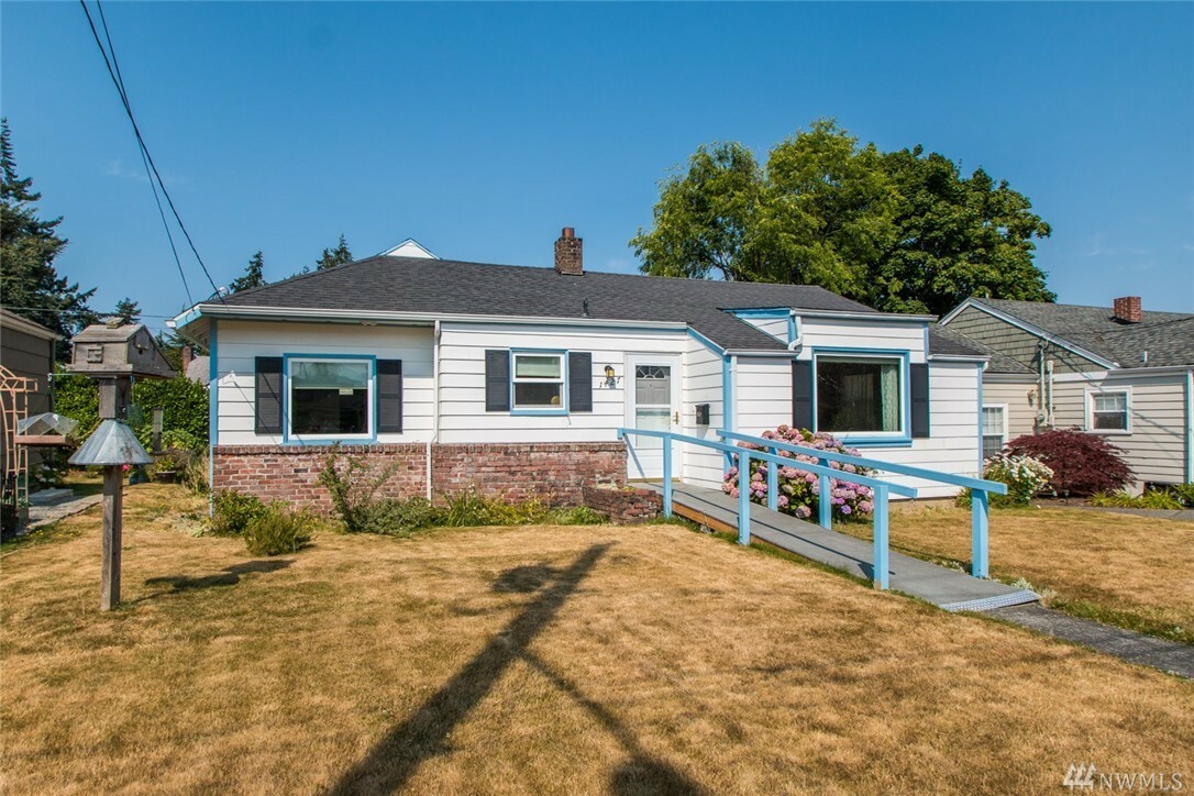 Property Photo:  1427 S 12th St  WA 98274 