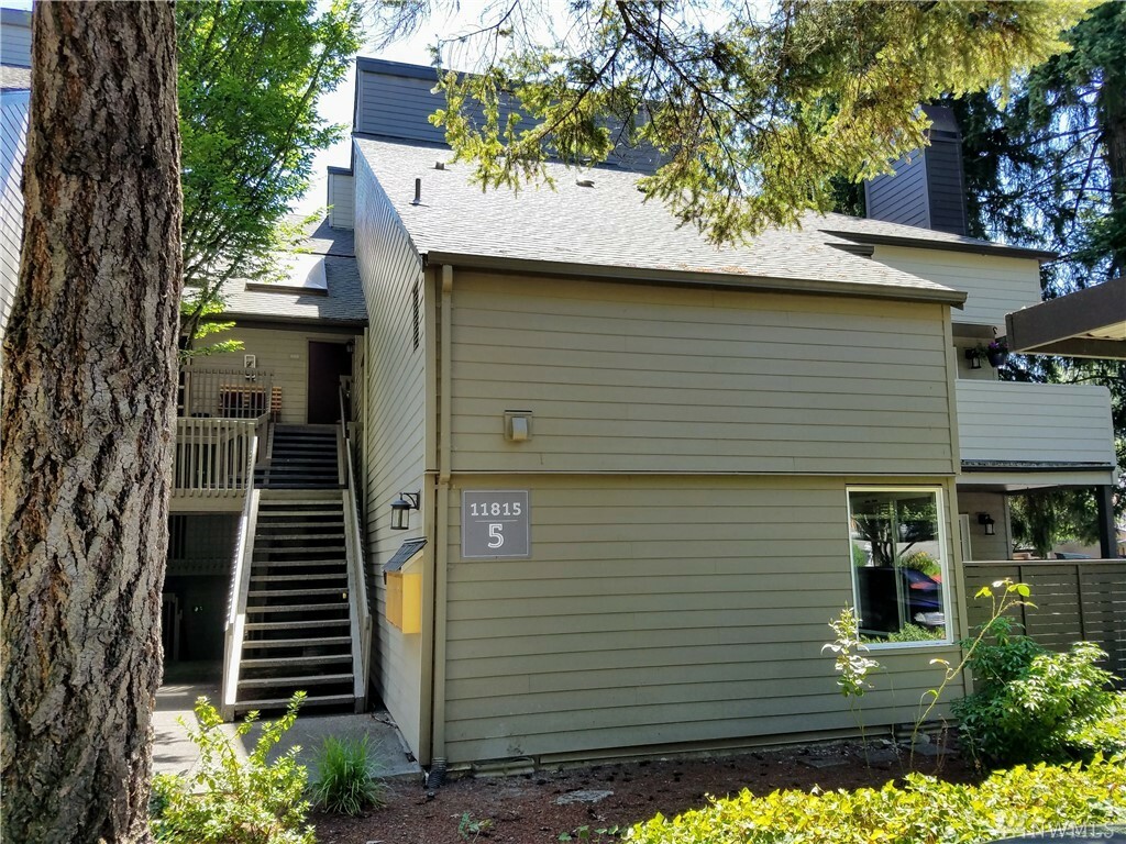 Property Photo:  11815 93rd Lane NE #204  WA 98034 