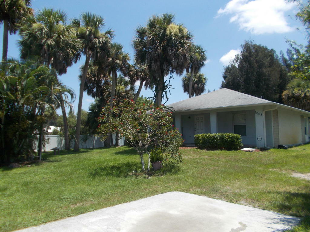 Property Photo:  1008 Hartman Road  FL 34947 