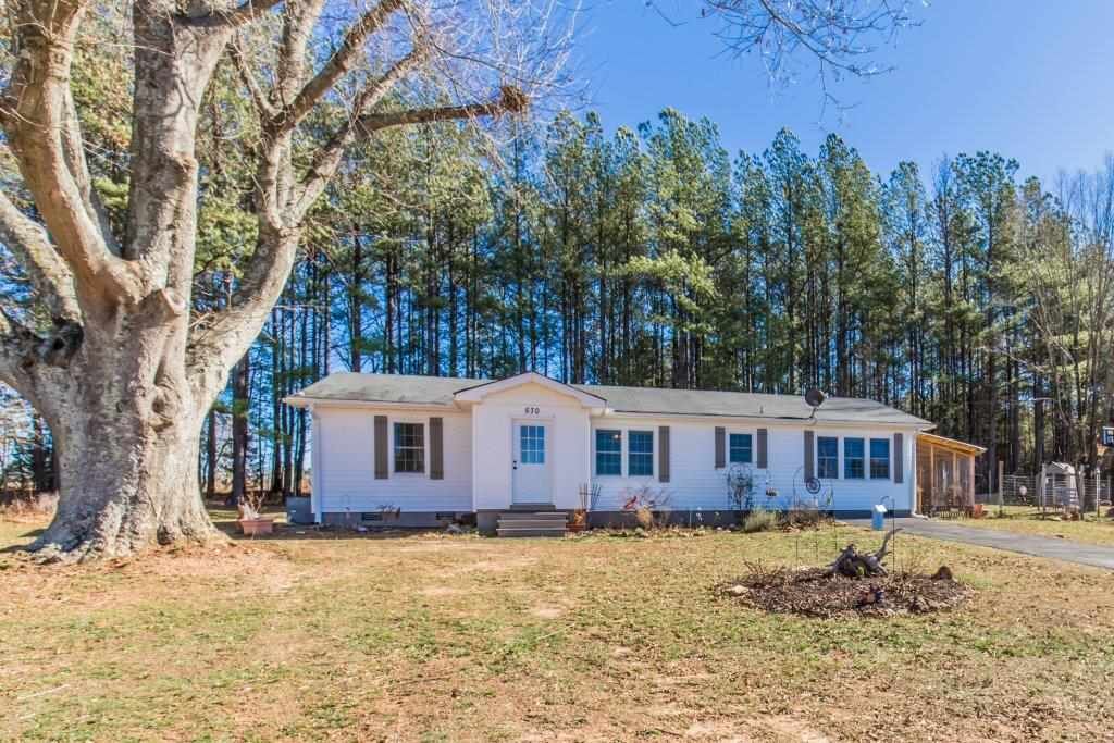 Property Photo:  570 Underwood Road  SC 29322 