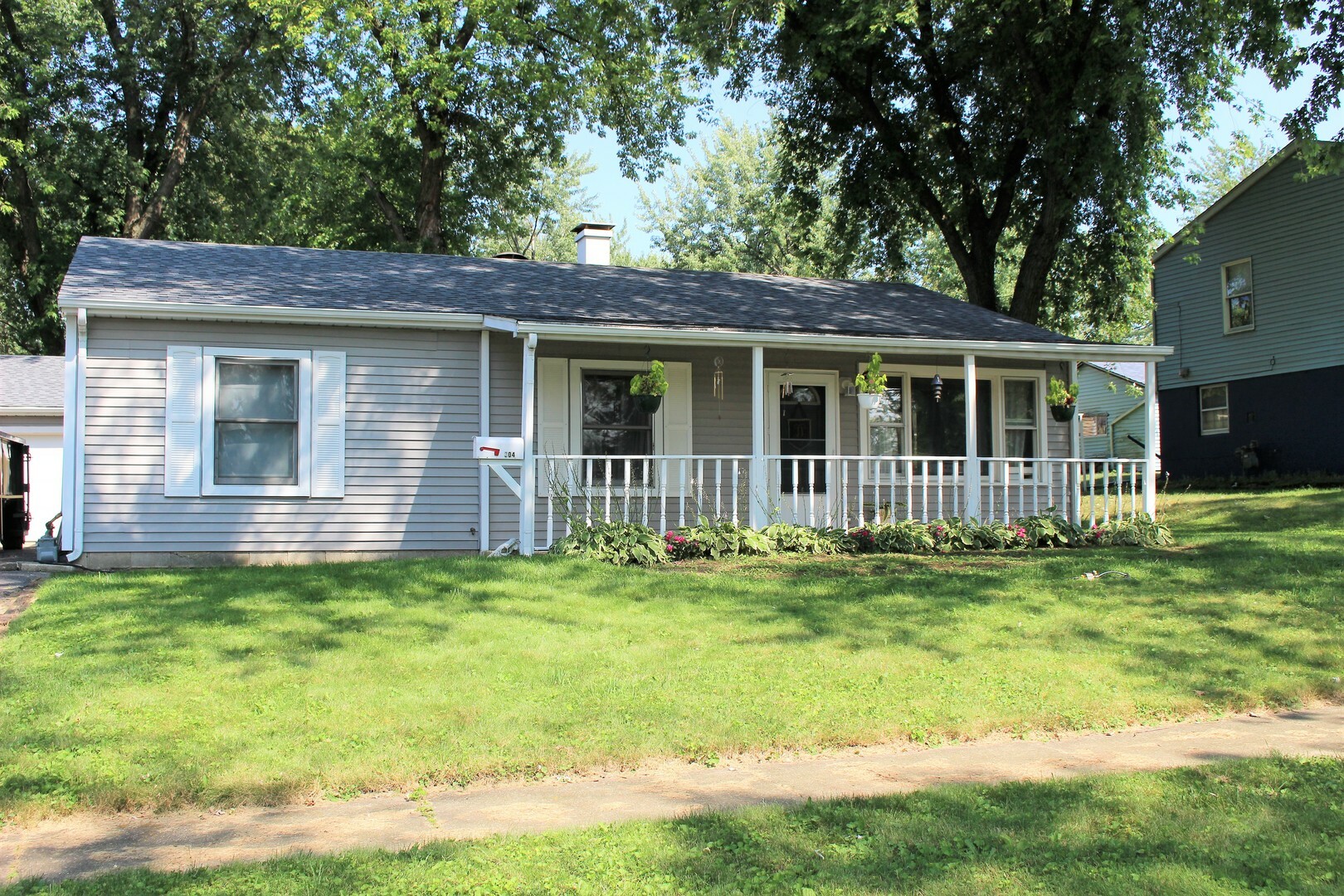 Property Photo:  304 Macintyre Street  IL 60441 