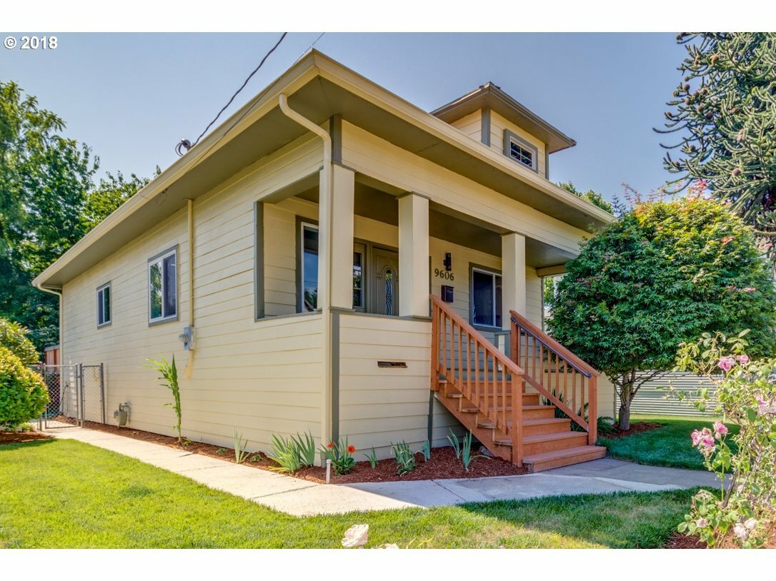 Property Photo: 9606 N Central St OR 97203