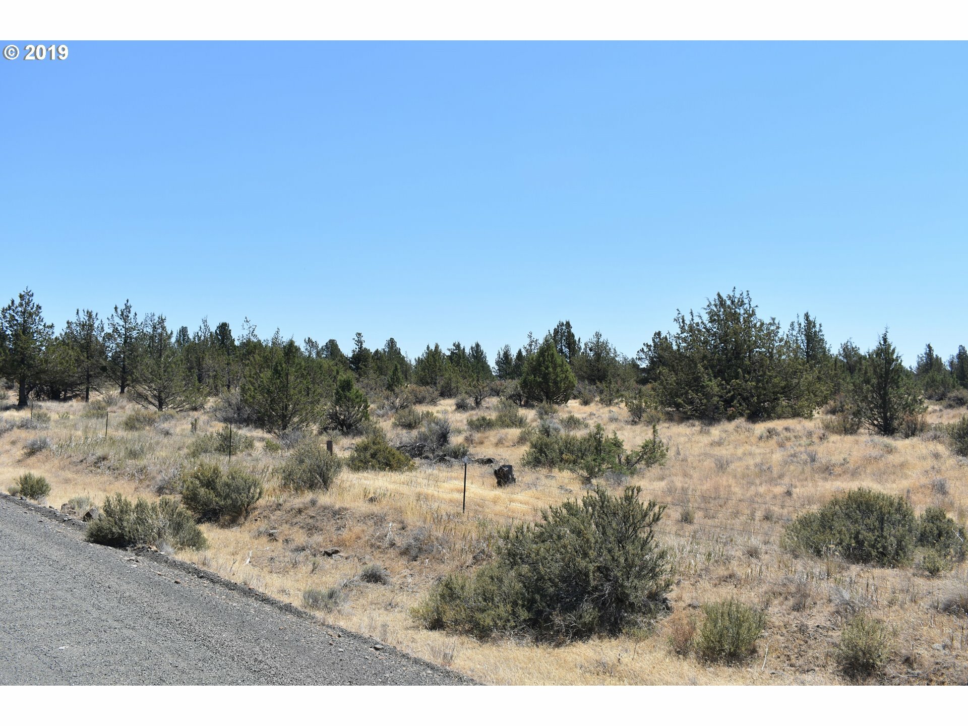 Property Photo: 80555 Old Wapinitia Rd OR 97037