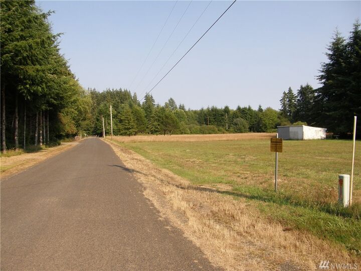 Property Photo: 33 Prairie Gardens Rd WA 98552