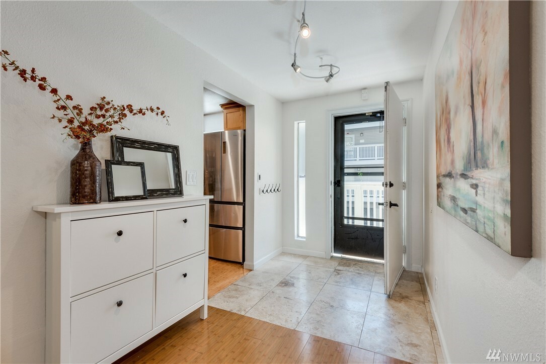 Property Photo: 14537 NE 40th St H104 WA 98007