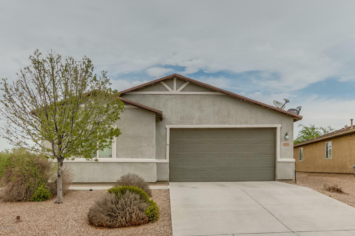 Property Photo:  5011 E Fishhook Court  AZ 85756 