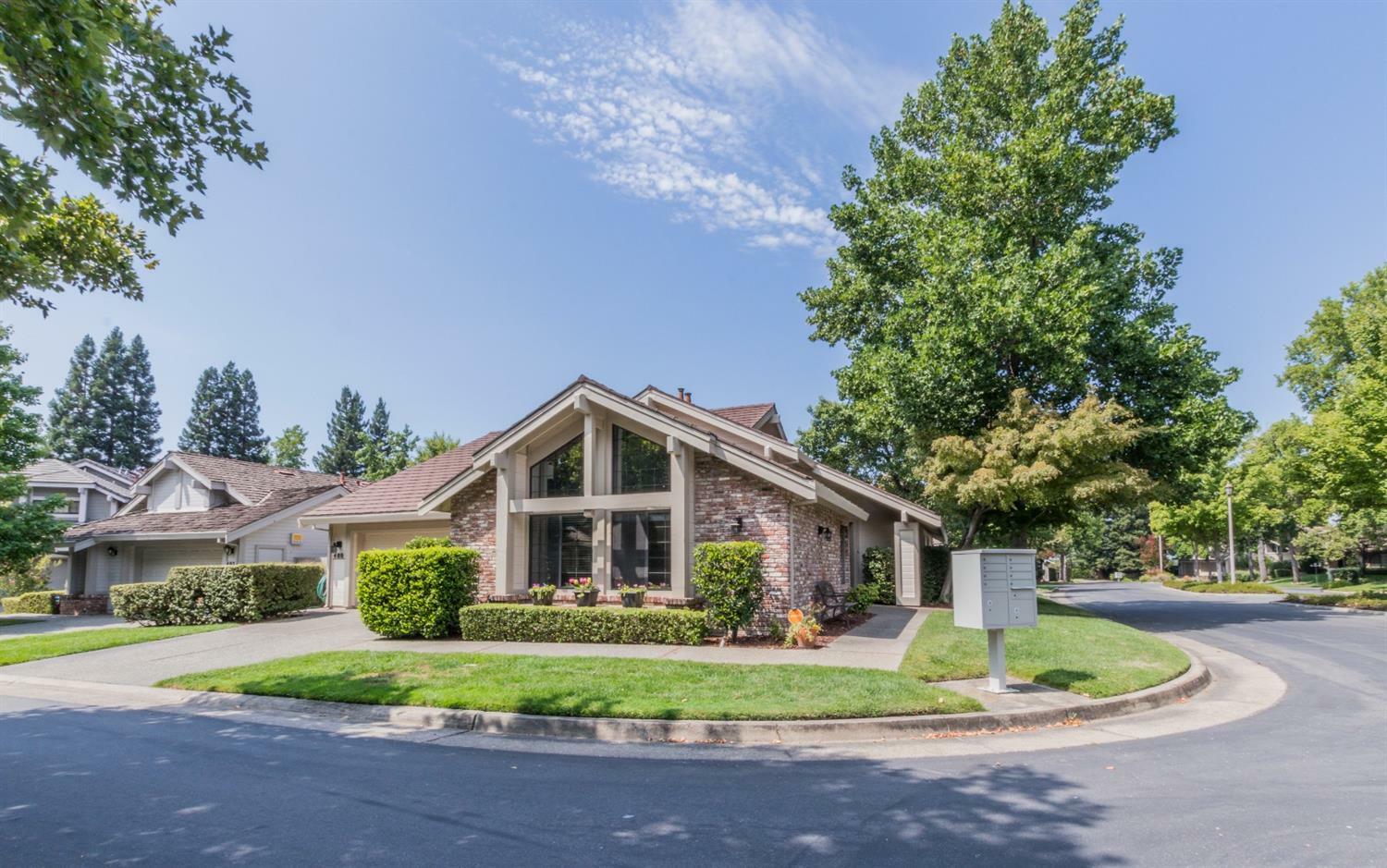 Property Photo:  400 Kingston Court  CA 95661 