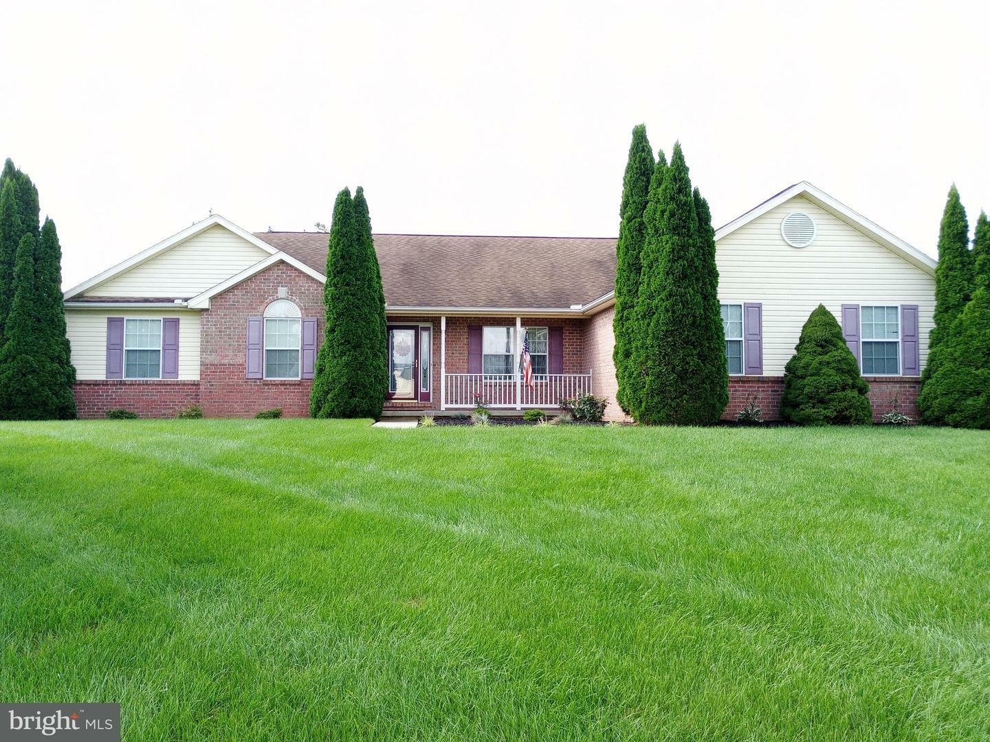 Property Photo:  6 Brentwood Court  PA 17340 