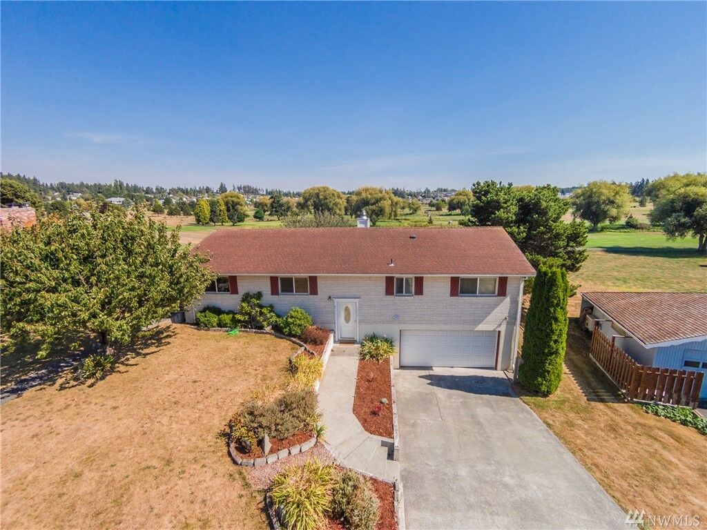 Property Photo:  2268 Fairway Lane  WA 98277 