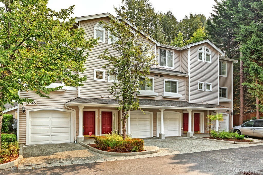 Property Photo:  2090 132nd Ave SE 902  WA 98005 