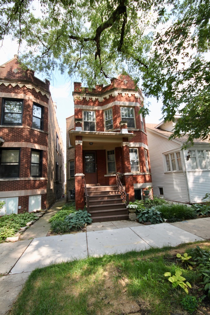 Property Photo:  3913 St Louis Avenue 2  IL 60618 